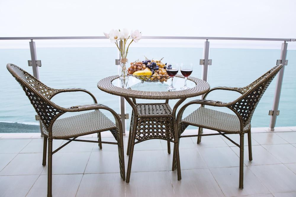 Aqua Batumi Hotel & Apartments Ngoại thất bức ảnh