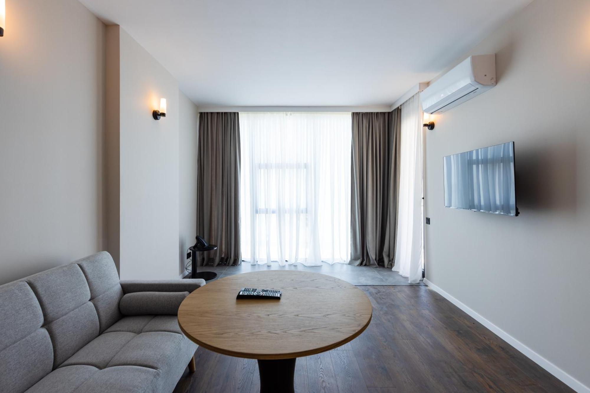 Aqua Batumi Hotel & Apartments Ngoại thất bức ảnh