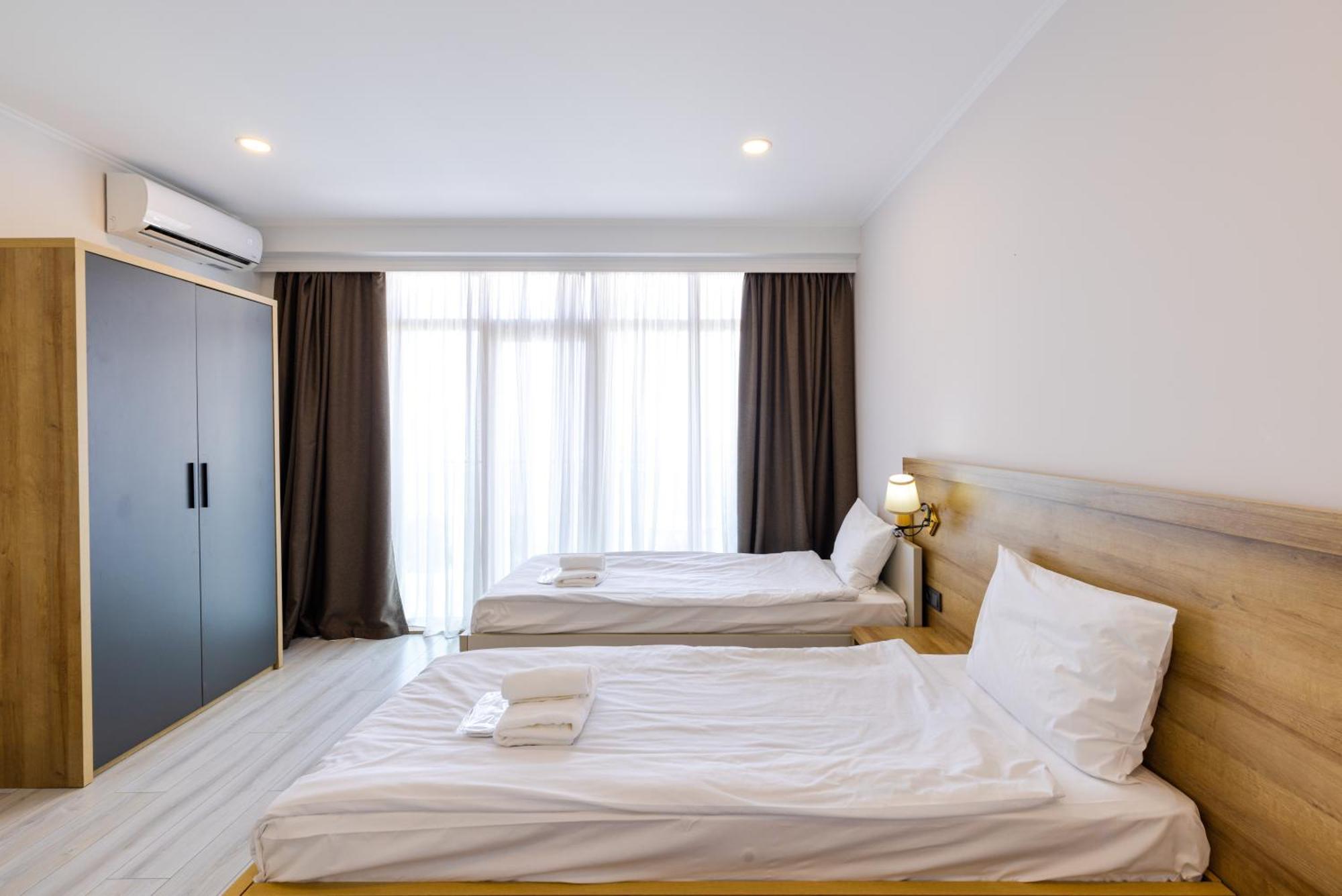 Aqua Batumi Hotel & Apartments Ngoại thất bức ảnh